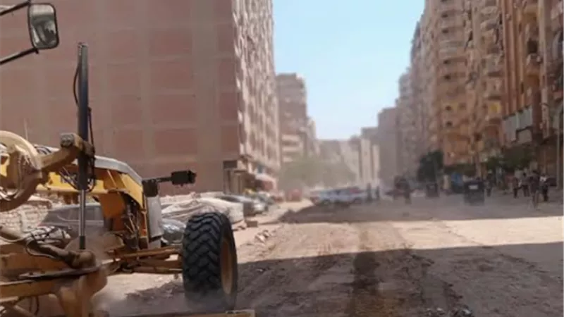 ازالة مخالفات بناء ومئات الاشغالات في حملة مكبرة ببولاق الدكرور