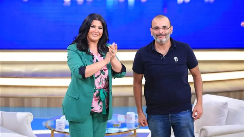 أيمن بهجت قمر ضيف 