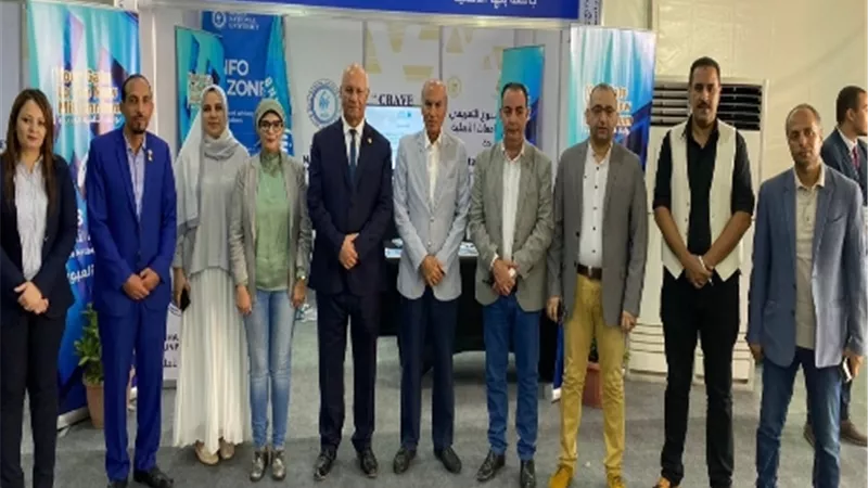 سوسه يتفقد جناح جامعة بنها في فعاليات الأسبوع التعريفي بالجامعات الأهلية الجديدة