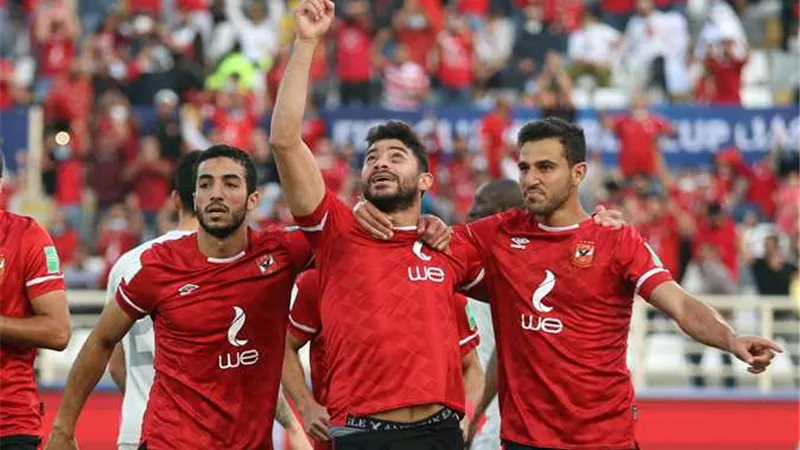 نجم الأهلي السابق يطالب برحيل سواريش..