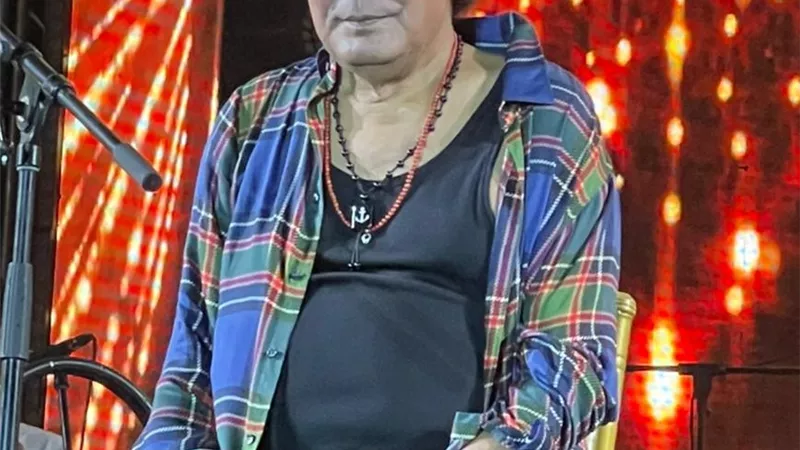 الكينج محمد منير يتألق فى حفلَا ضخمًا بالساحل الشمالي