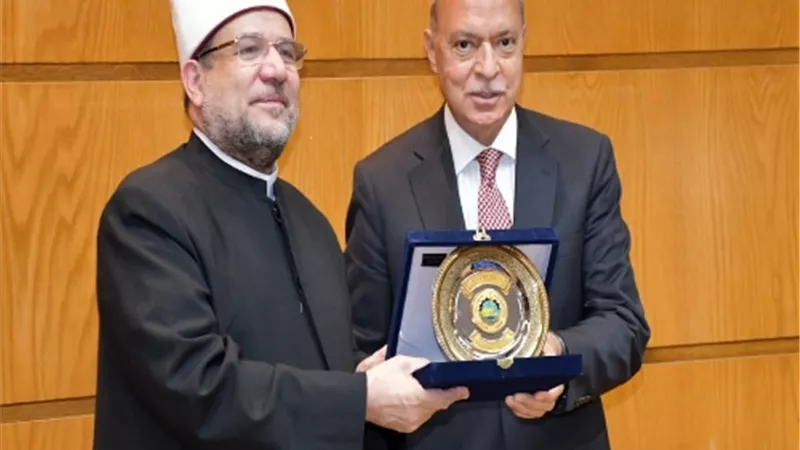 تقديرًا لجهوده الوطنية ونشر الفكر الوسطي.. 