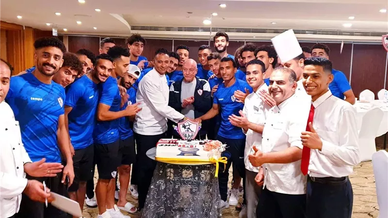 تورتة لنادى الزمالك من شيفات مصر بالاسكندرية احتفالا ببطولة الدورى
