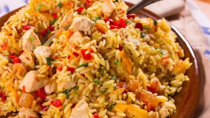 طبق أرز بالدجاج بسعرارات قليلة جدا..اعرفى الطريقة