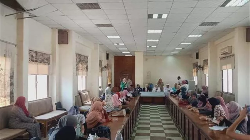 قومى المرأة ينظم ندوة لمواطنى أبوحماد عن مخاطر الزواج المبكر والعنف ضد المرأة