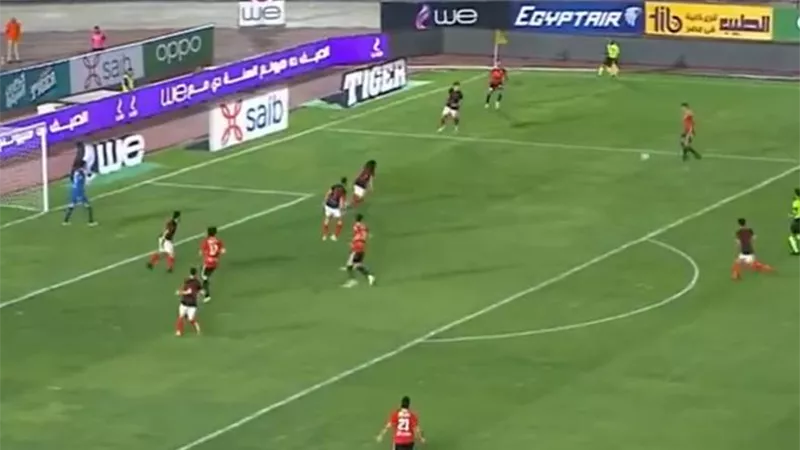 التعادل السلبي يحسم نتيجة الشوط الأول بين الأهلي وطلائع الجيش