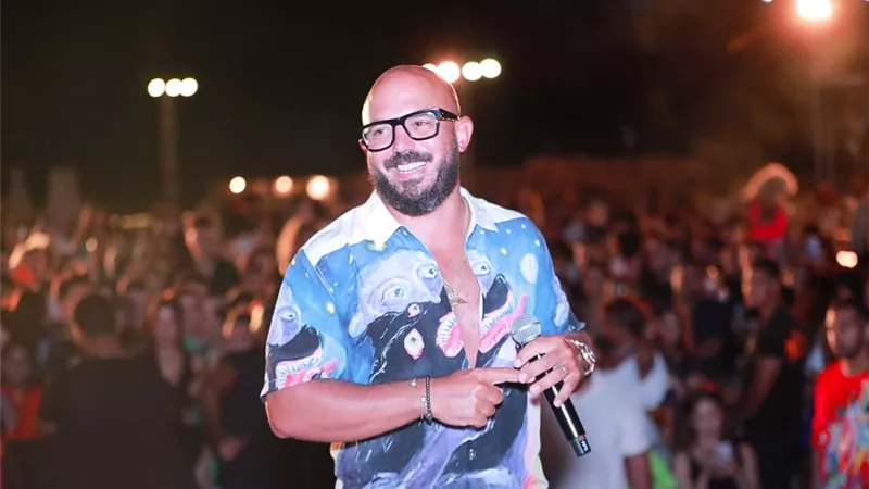العسيلي يتألق في حفل ضخم بالعلمين الجديدة.. وحسن شاكوش يشارك بعدد من اغانيه (صور)
