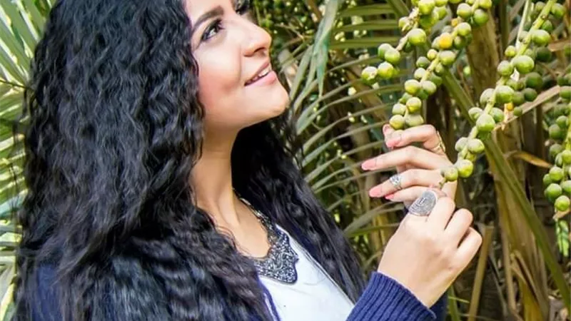 بشعر كيرلى .. شيماء عباس تلفت الأنظار بإطلالة رقيقة