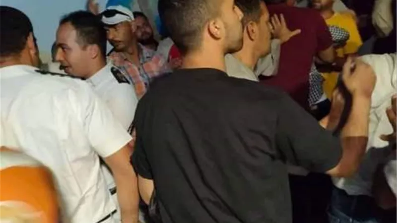 بالصور.. مصرع شخص وإصابة آخرين فى حادث تصادم أتوبيس بسيارة ملاكى بالهرم