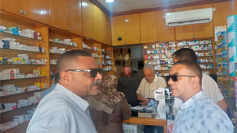 متابعة المحال العامه والصيدليات ورفع 39 طن قمامة ببرج العرب