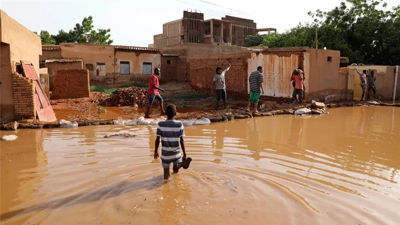 على خلفية باكستان.... 10 ولايات تتضرر من السيول فى السودان