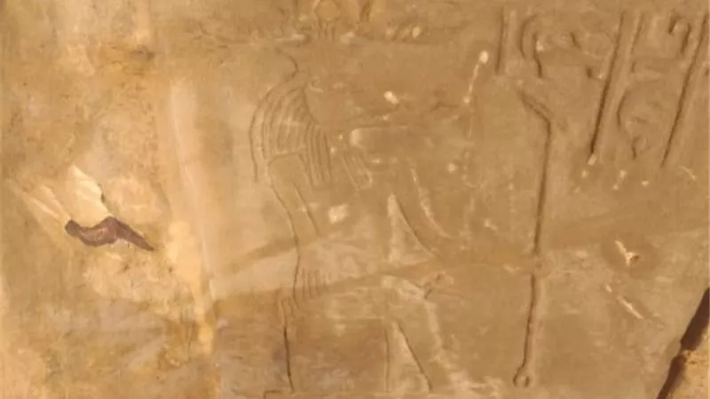 ضبط شخص ادعى عثوره على قطع أثرية للنصب على المواطنين