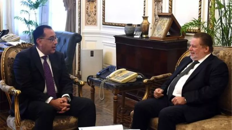 بالفيديو.. رئيس الوزراء يلتقي محافظ البنك المركزي لاستعراض عدد من الملفات الاقتصادية