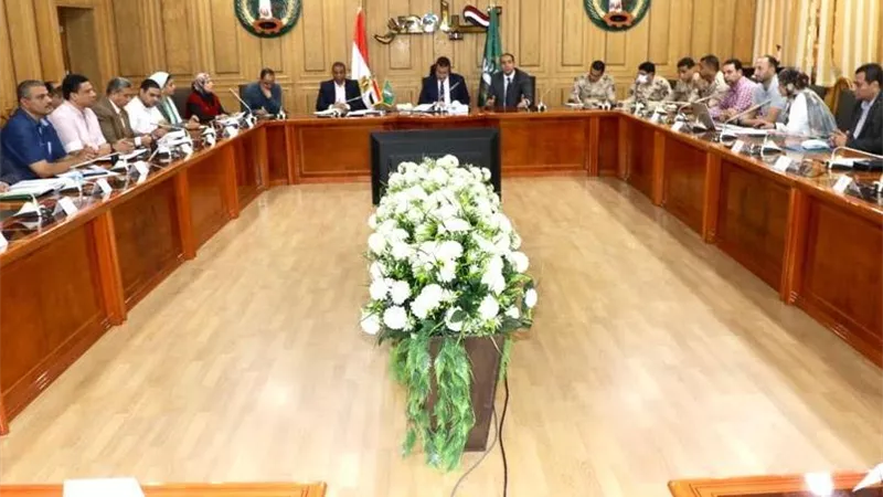 محافظ المنوفية يناقش نسب تنفيذ مشروعات المبادرة الرئاسية 