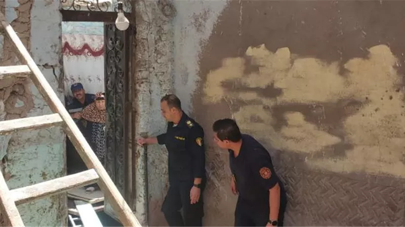 محافظ أسيوط يوجه بمعرفة أسباب هبوط أرضي مفاجئ