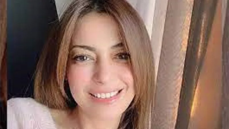 داليا مصطفى تبهر جمهورها بـ كاش مايوه اصفر.. صور