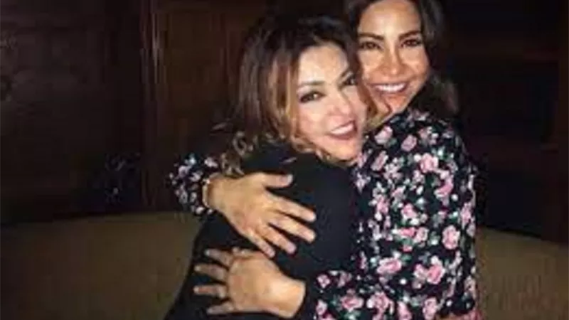 شيرين عبد الوهاب تتصدر تويتر بعد زيارتها لـ سميرة سعيد