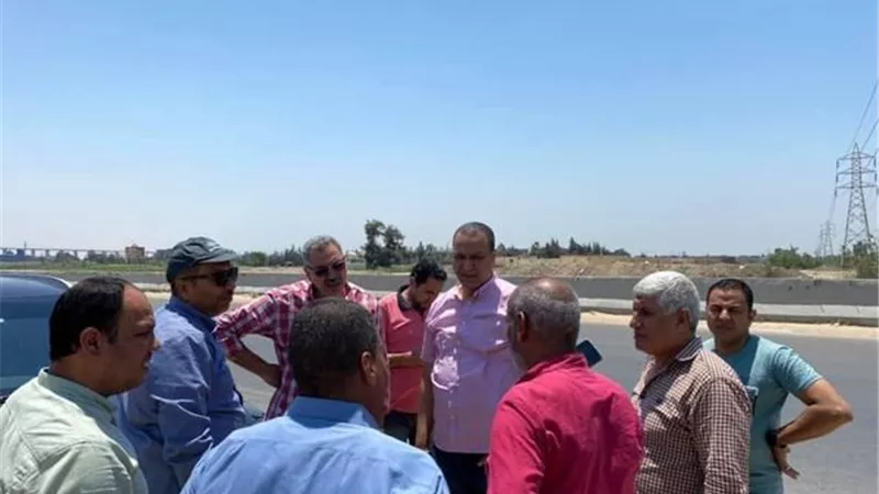 النائب محمد طلبة يزف بشرى لأهالي القنطرة بتحويل الضغط العالي لكابلات أرضية