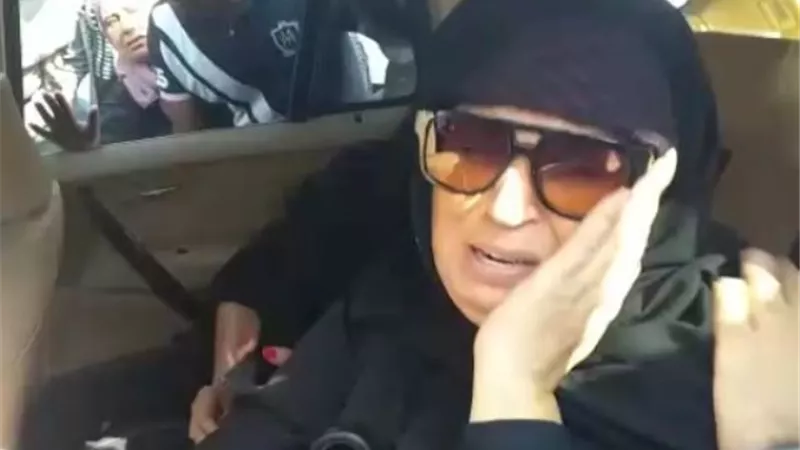 بدون مكياج.. فيفي عبده تنعى جورج الراسى وزينه المرعبى – صورة