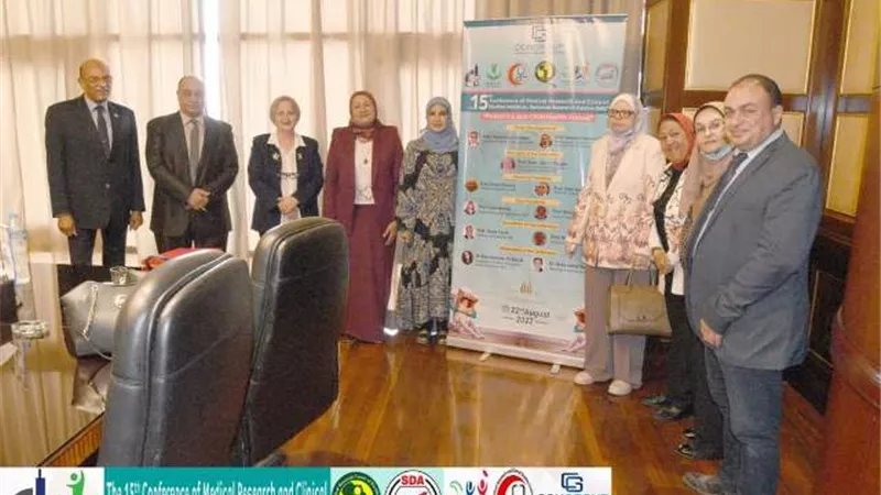 المركز القومى للبحوث يكرم عميد المعهد الفنى الصحى بامبابة