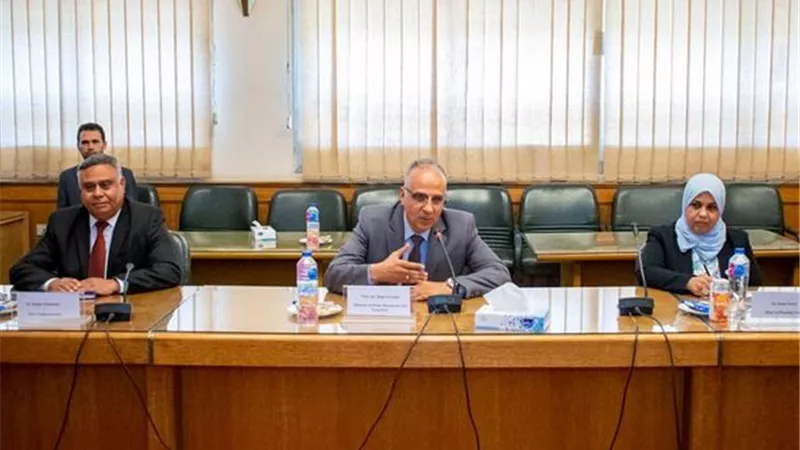سويلم يبحث مع وزير المياه بمدغشقر سُبل التعاون بين البلدين
