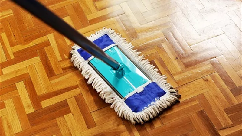 الخل لتنظيف ولمعان الباركية والاخشاب