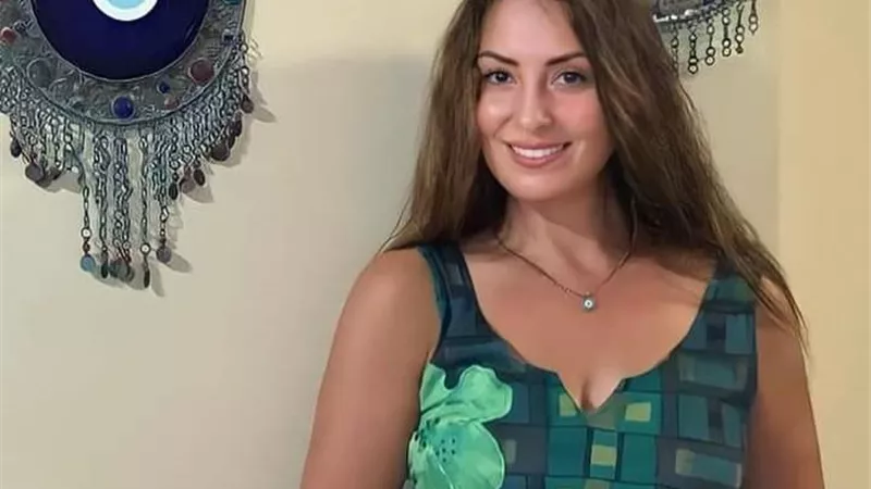 بفستان مبهج.. نرمين الفقى تشعل السوشيال ميديا بإطلالة ساحرة (صور)