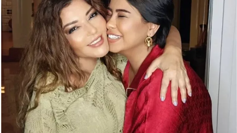 سر زيارة شيرين عبد الوهاب لـ منزل سميرة سعيد.. صور