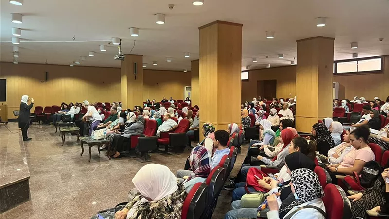 عميد ألسن عين شمس تفتتح اللقاء التعريفي لبرامج الساعات المعتمدة للعام الدراسي ٢٠٢٢/٢٠٢٣