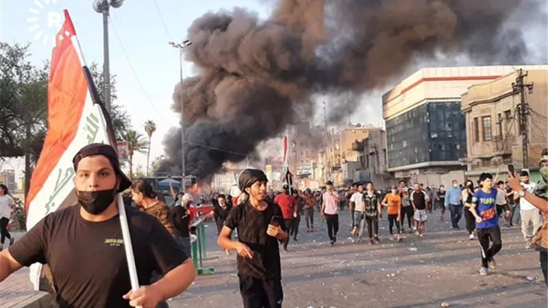 قتيلان ومصابون في اشتباكات عنيفة وسط بغداد