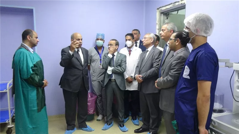 رئيس جامعة المنيا يفتتح أعمال تطوير مستشفى القلب والصدر الجامعي