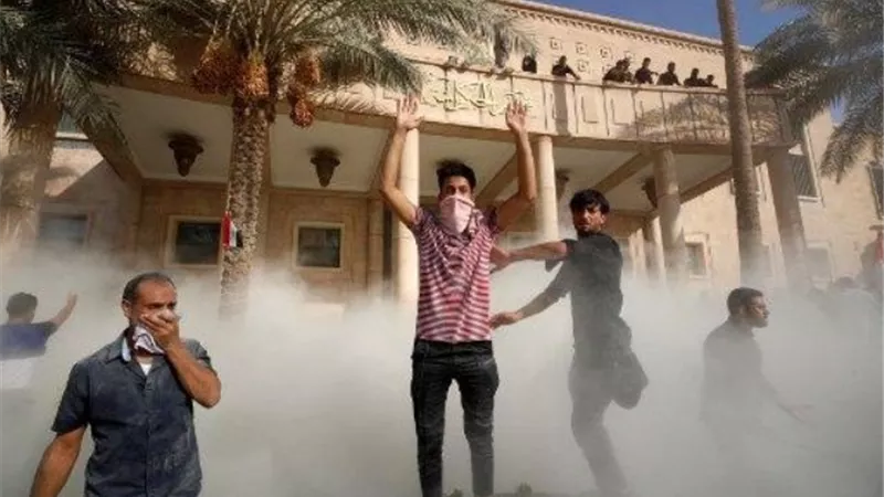 مقتل وإصابة 28 متظاهرًا عراقيًا في المنطقة الخضراء وسط بغداد