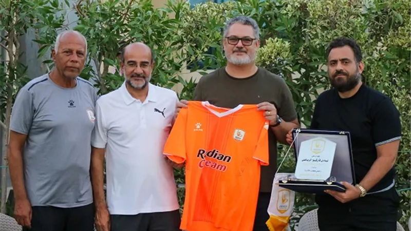 ميكالى مدرب المنتخب الاوليمبى يزور مران فاركو
