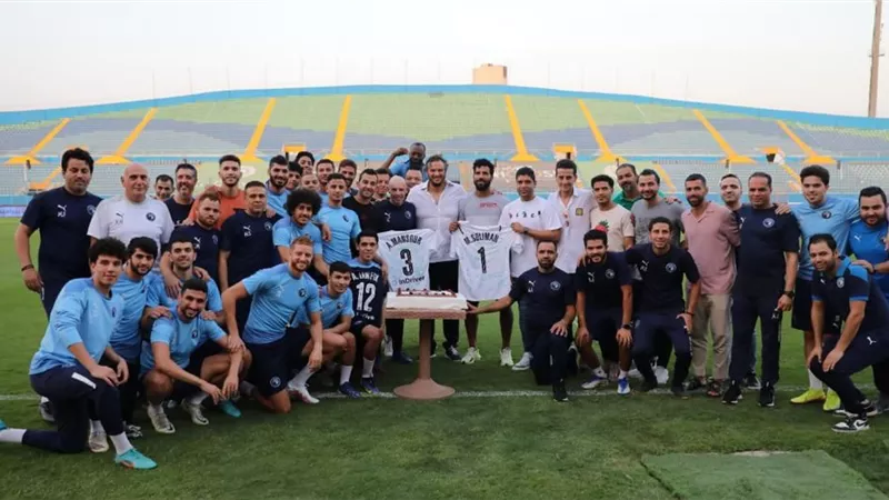 بيراميدز يكرم ثلاثى الفريق