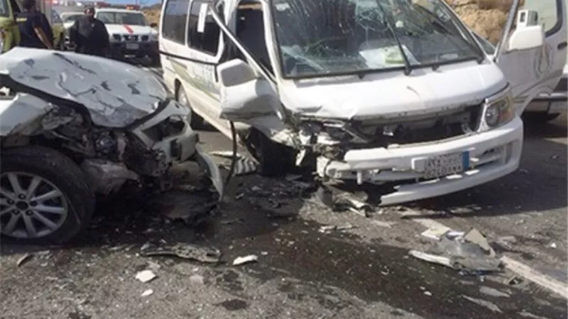 إصابة 5 في حادث تصادم على الطريق الصحراوي بالبحيرة