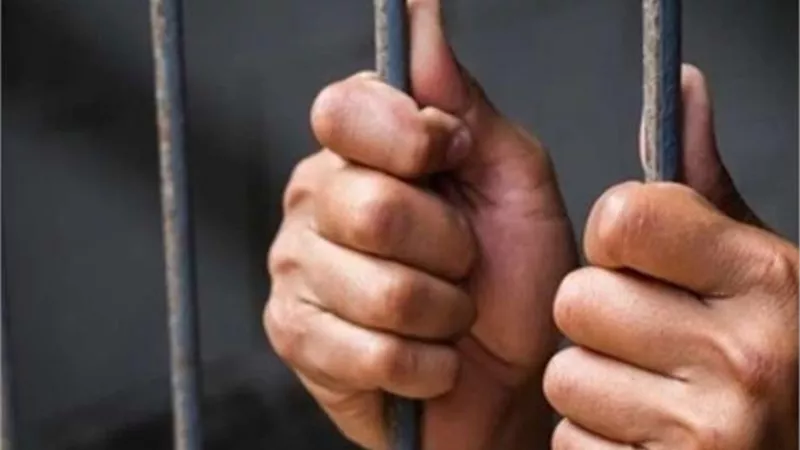 عاطل يفقأ عين مواطن فى مشاجرة بالإسكندرية