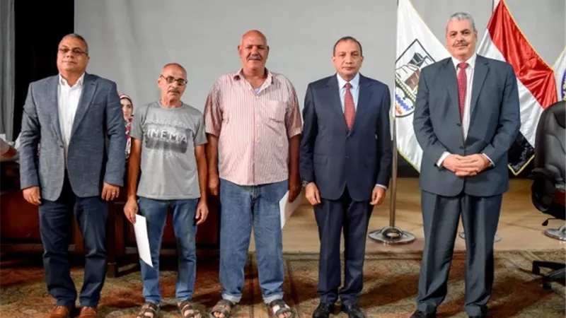 مجلس جامعة بنى سويف يكرم العمداء والعاملين السابقين