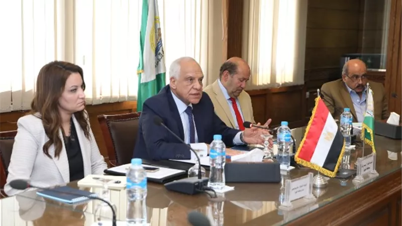 محافظ الجيزة يترأس اجتماع اللجنة التنفيذية للمبادرة الوطنية للمشروعات الخضراء