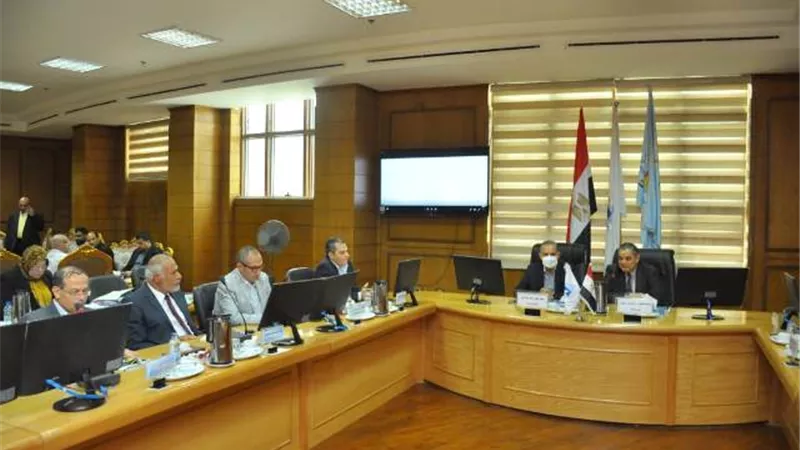 مجلس جامعة كفرالشيخ يعقد اجتماعه الشهرى بحضور المحافظ