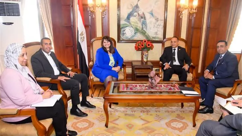 وزيرة الهجرة : نثمن بشدة دور رؤساء ورموز الجاليات في دعم القضايا الوطنية