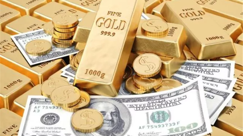 ارتفاع الدولار وهبوط المعدن الأصفر وسط تراجع الأسهم الأمريكية