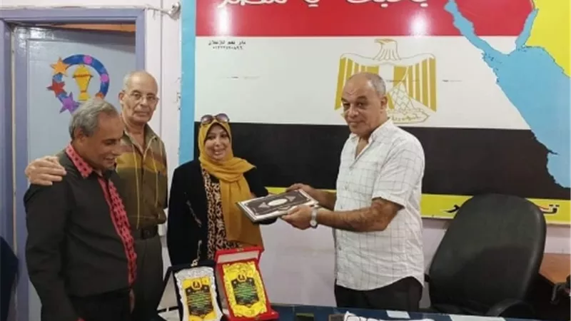 تعليم طوخ تُكرم مديرها السابق وتهنئه بتوليه ادارة غرب شبرا الخيمة.. صور