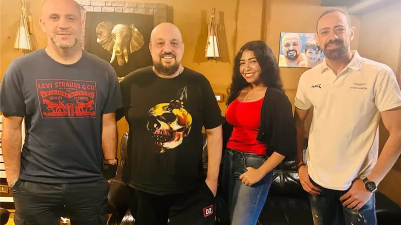 دنيا النوبى تتلقي التهنئة من نجوم الموسيقي لتوقيعها مع نيو ايرا