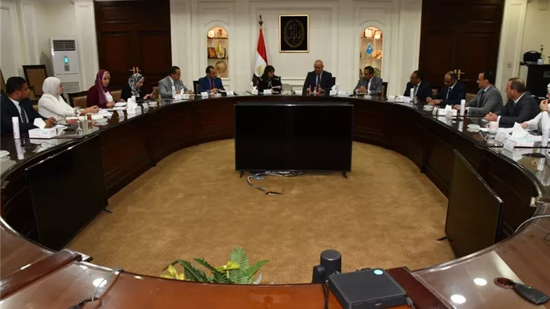 وزير الإسكان :طرح 8 مراحل بمشروع 