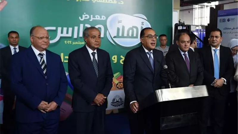 رئيس الوزراء: زيادة نسبة المكون والتصنيع المحلي لمختلف المنتجات المعروضة