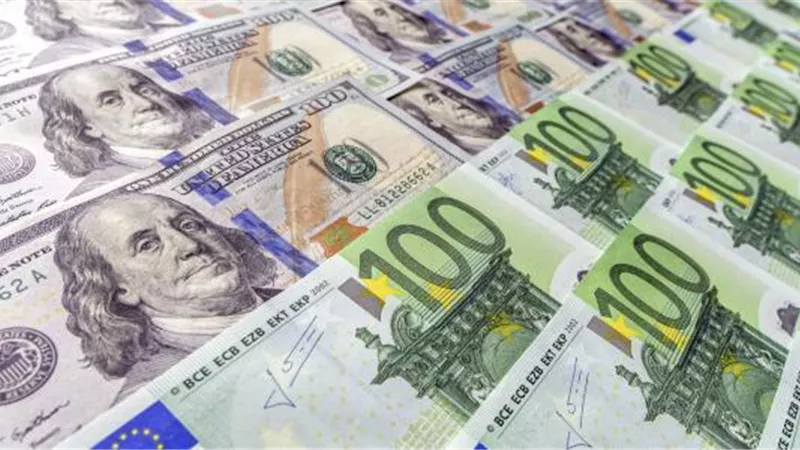صعود الدولار وهبوط اليورو في التعاملات الأوروبية