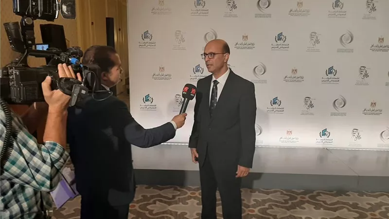 رئيس جامعة أسيوط يشارك فى مراسم إطلاق مشروع الشهادات الدولية المهنية فى التدريس بالتعاون مع الإيسيسكو