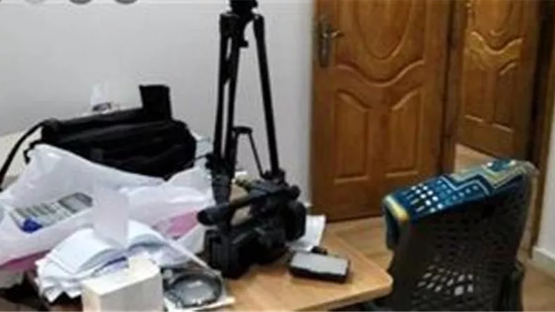 ضبط محطة بث تليفزيوني لاسلكية بدون ترخيص لبث المحتوى المقرصن
