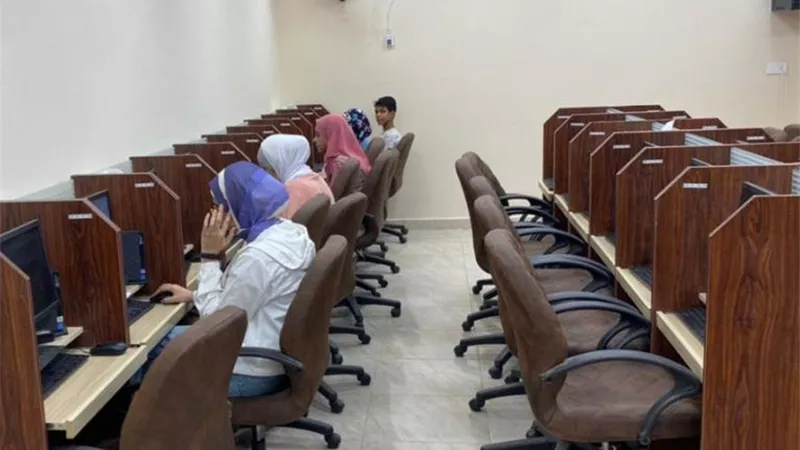 رئيس جامعة الأقصر يتابع اختبارات المرحلة الثالثة من مبادرة أشبال مصر الرقمية