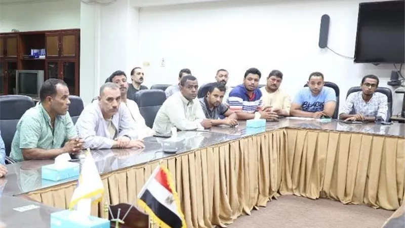أستمرار نهو الاجراءات التعاقدية بالتوصيلات المنزلية بقرى حياة كريمة ببنى سويف.